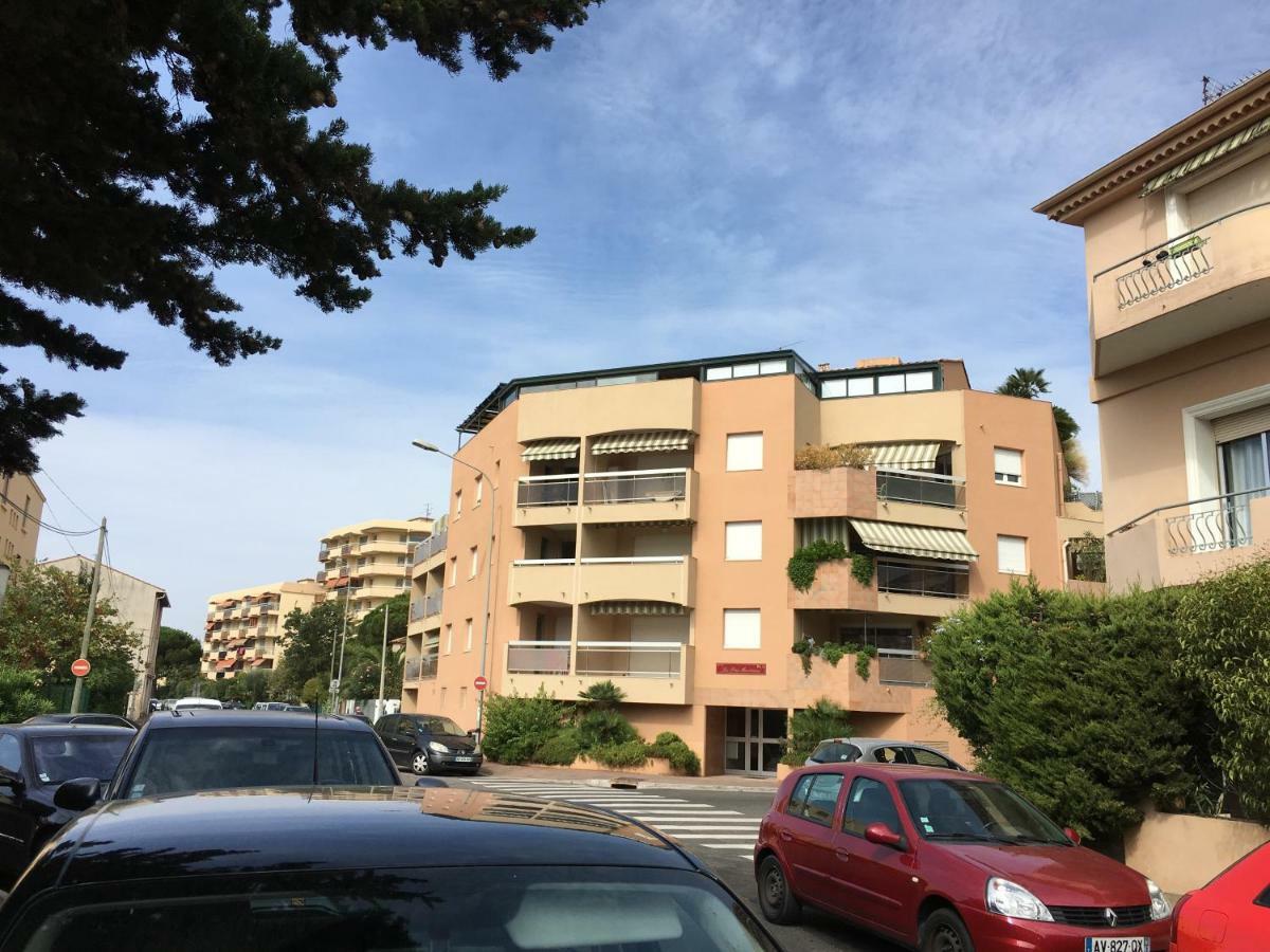 Les Pins Maritimes Fréjus Exterior photo